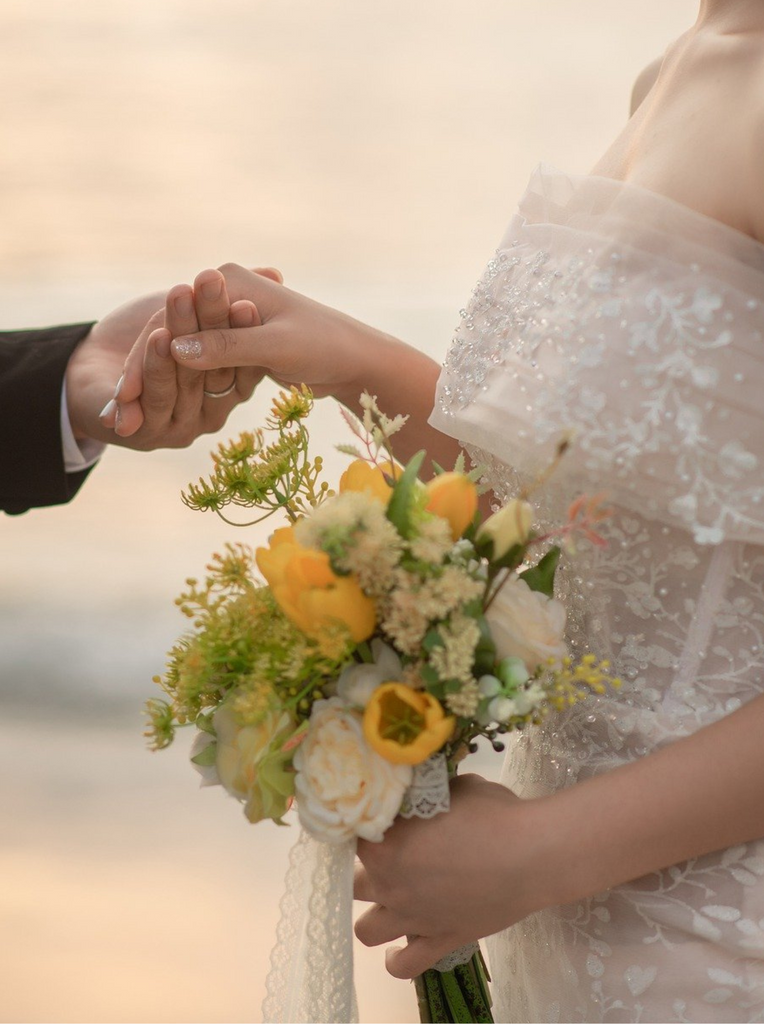 November Wedding in Thailand: Perfect Weather, Beautiful Blooms