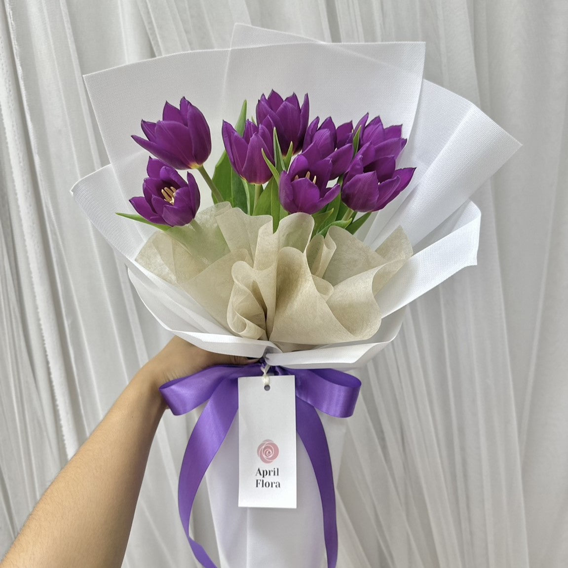 ช่อดอกไม้ "Together with you" ช่อทิวลิปสีม่วง