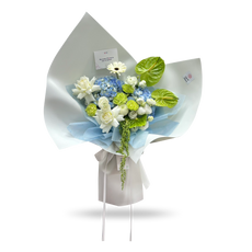 'Pearl & Sky' Bouquet