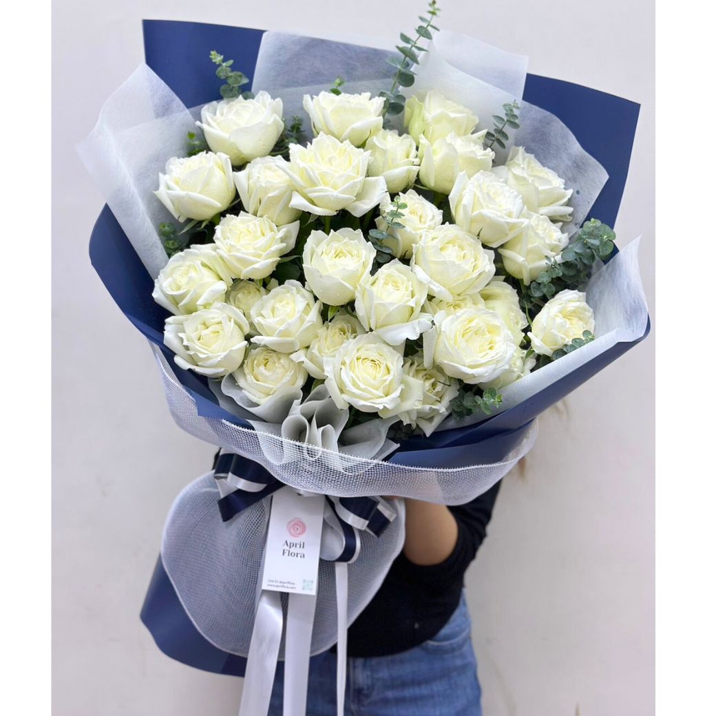 "The Rose" Bouquet Of 30 White Roses - Phuket