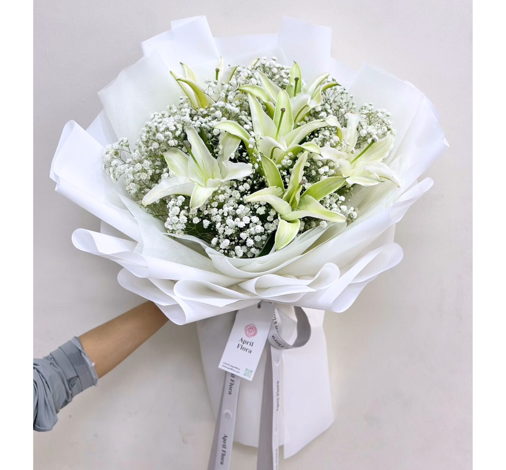 ช่อดอกไม้ All Things Bright and Beautiful